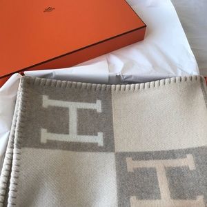 BNIB Hermes Avalon Throw Blanket Coco/Chamomile